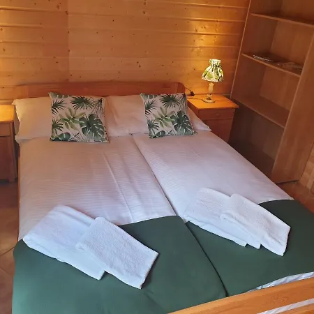 Dworek Zielonka Appartamento *