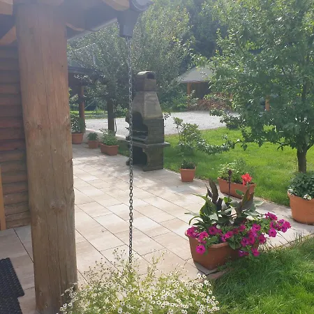 Dworek Zielonka Apartment *